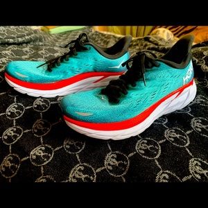 HOKA ONE ONE Clifton 8, mens size 8 or woman’s size 9